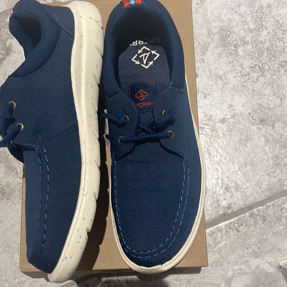 NEW SPERRY TOP-SIDER Captains Moc Toe Sea-Cycled Sneaker Womens Navy Blue - Picture 2 of 4